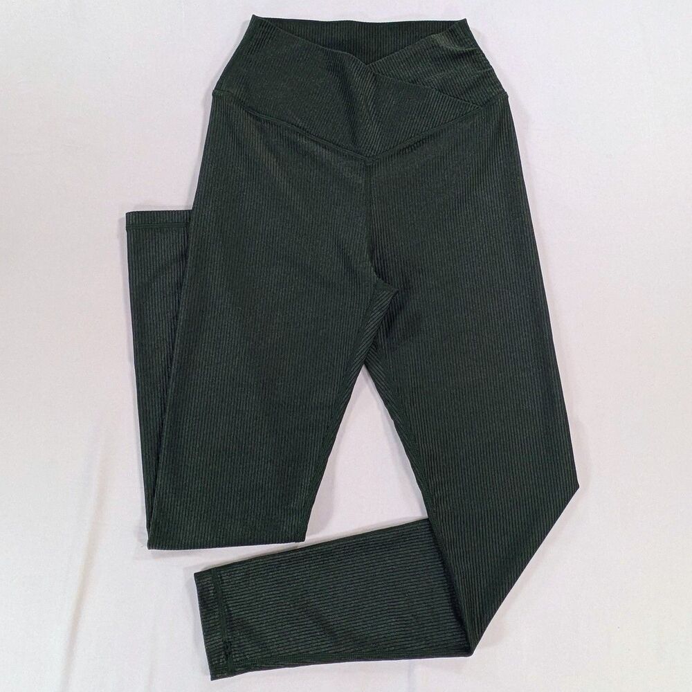 OFFLINE By Aerie shiny Crossover 7/8 Green Legging Sz medium athleisure
